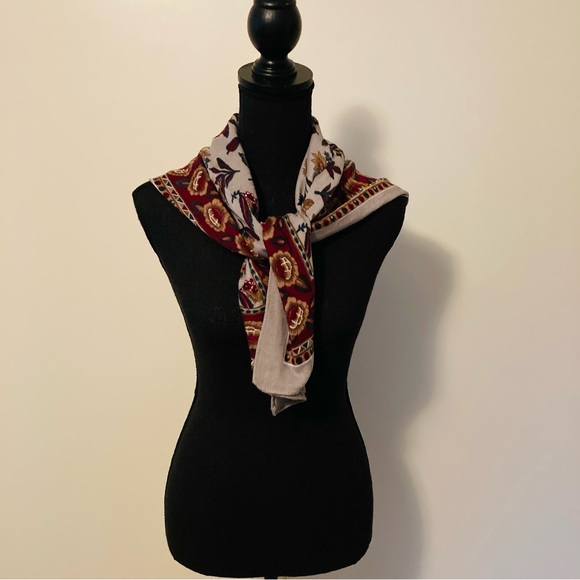 Vintage 1980’s Floral Scarf/Wrap - Picture 2 of 4